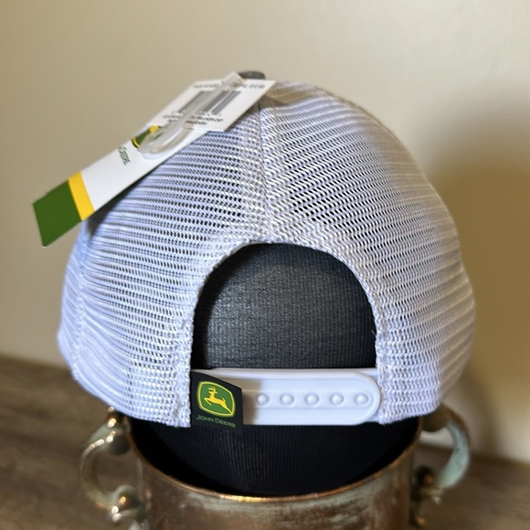Brand New John Deere Mesh SnapBack Hat - Picture 4 of 9